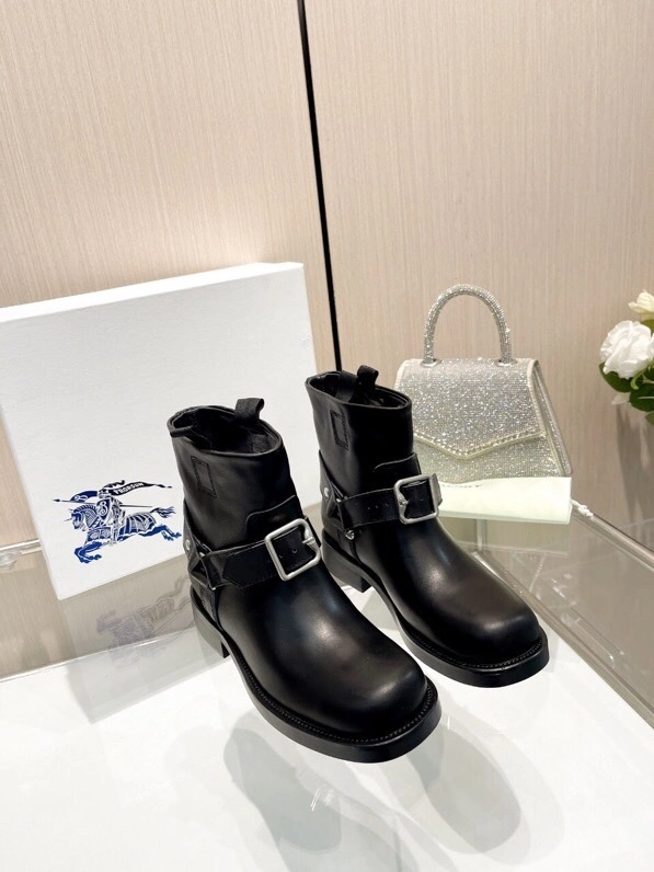 COCO-- 2ur25rry 81012871 Heel height：2.5CM sheepskin Tube height: 15cm tube circumference 28cm item:D-X281J1246